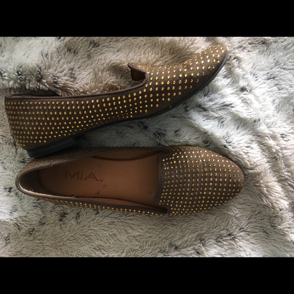 Mia flats